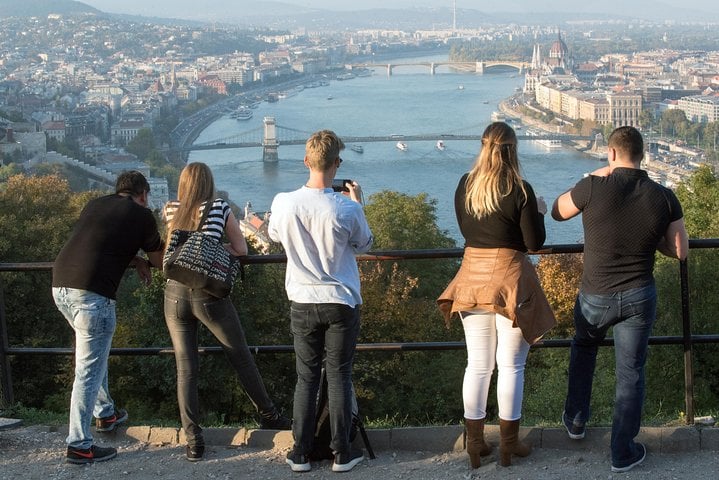 Budapest Grand City Tour with Parliament Visit - Imagen 4