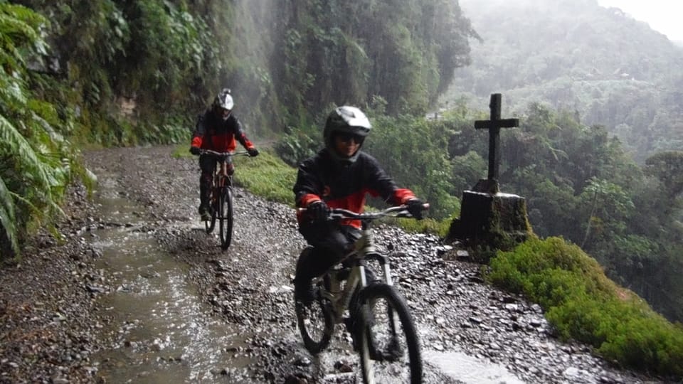 Pedalando pela Estrada da Morte - Dirigindo na estrada mais perigosa do mundo - Imagen 4
