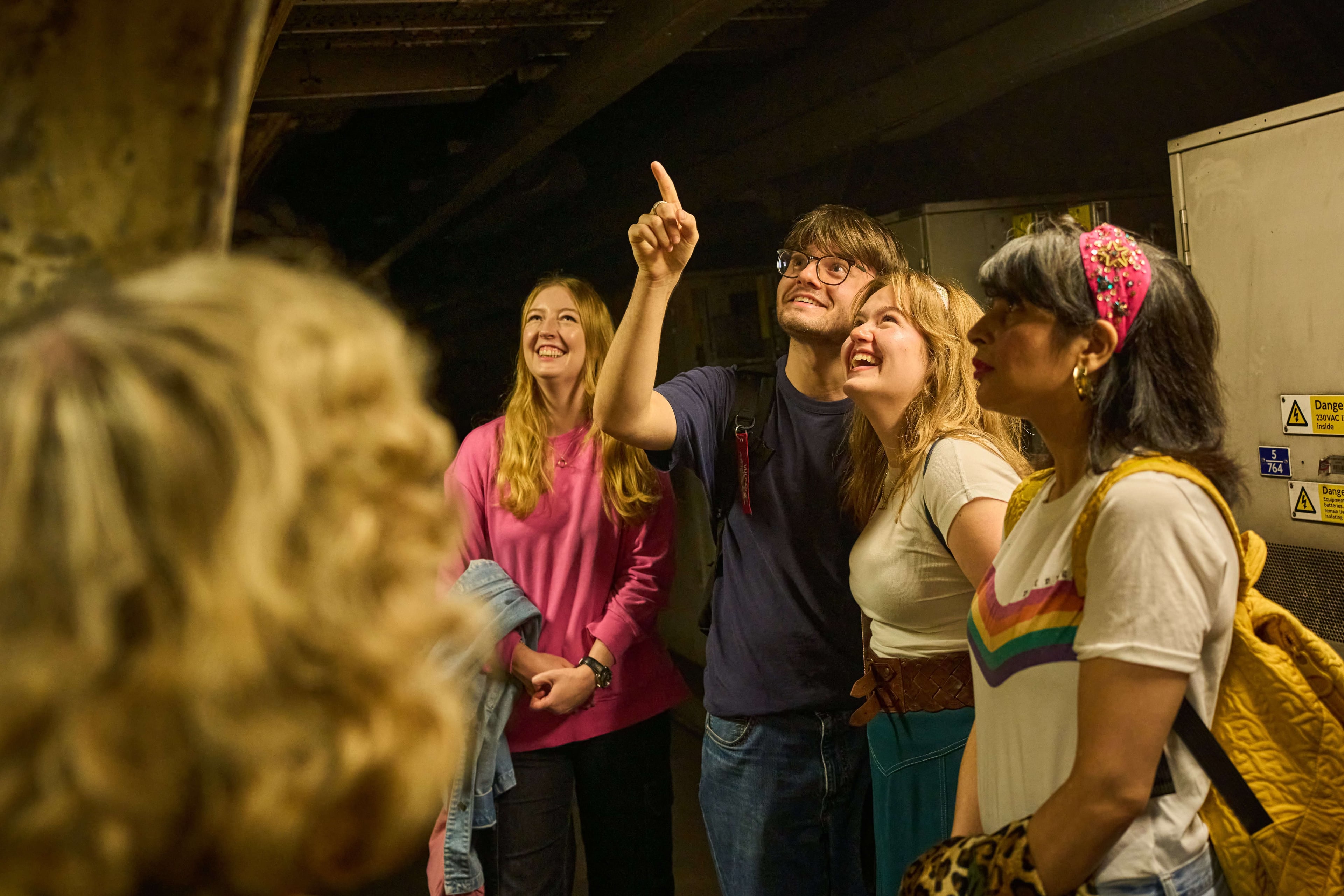 Tour del Metro Oculto de Londres - Dover Street: Baje Aquí para Green Park - Imagen 4