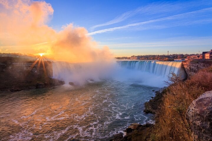 Desde Toronto: Recorrido nocturno por las Cataratas del Niágara - Imagen 3
