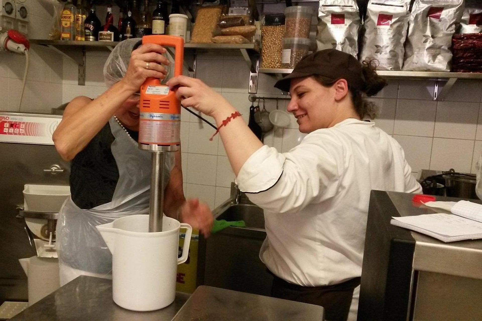 Preparación de tiramisú en grupo reducido - Imagen 4
