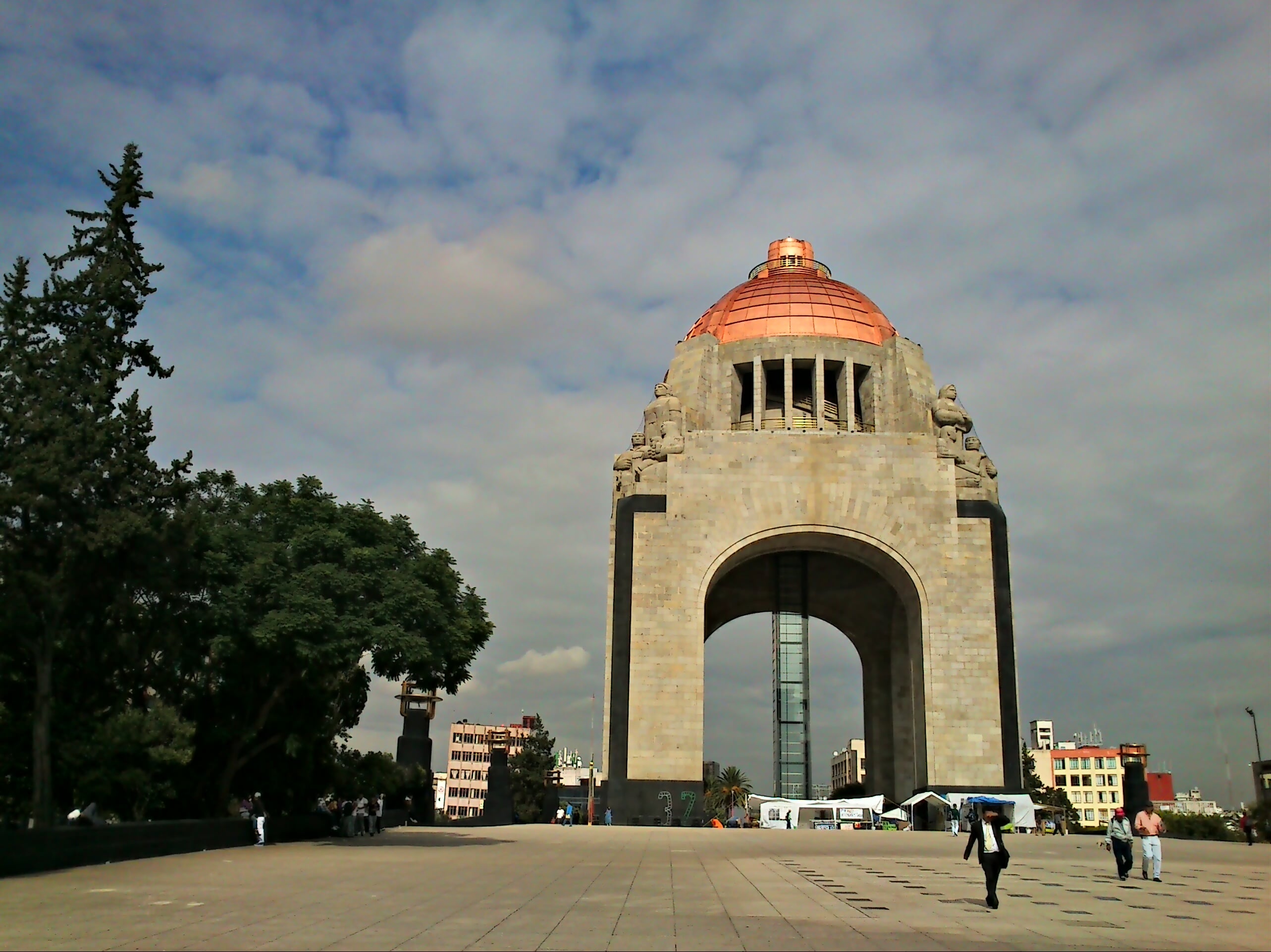 Bus Hop-on Hop-off por la capital - Imagen 3