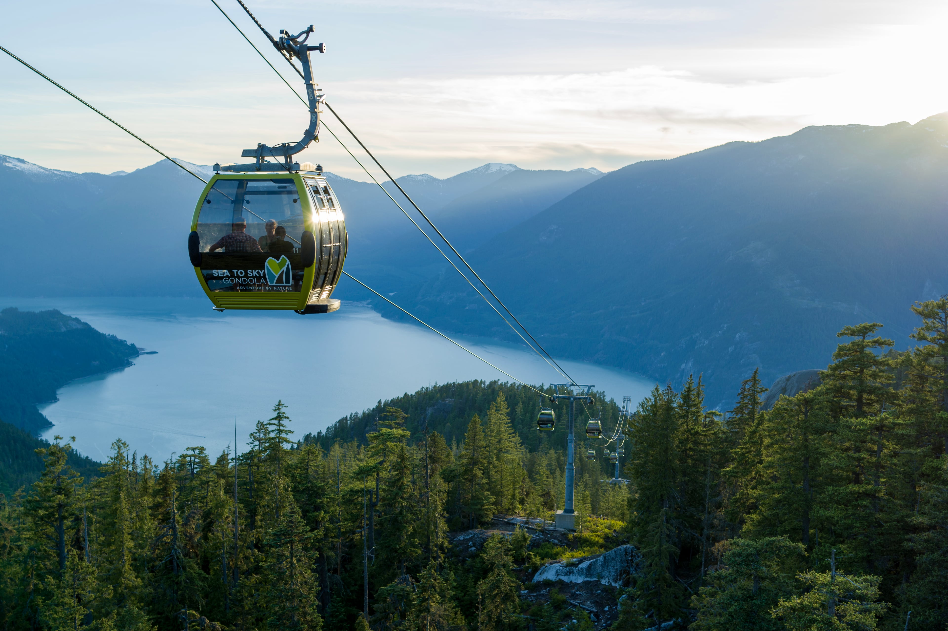 Full Day Whistler Tour with Sea to Sky Gondola Tour from Vancouver - Imagen 4