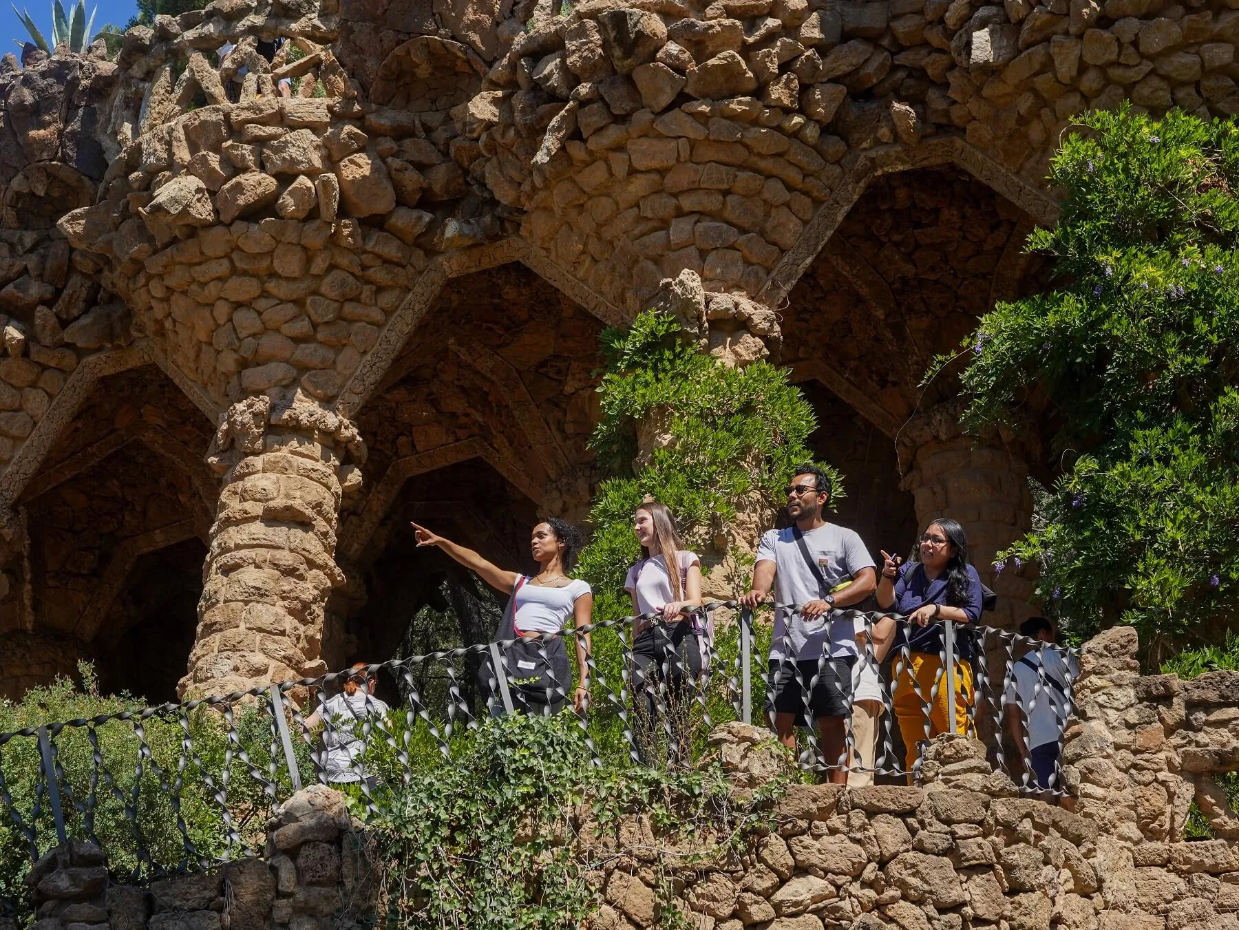 Visita guiada al Parque Güell con entrada sin colas - Imagen 2