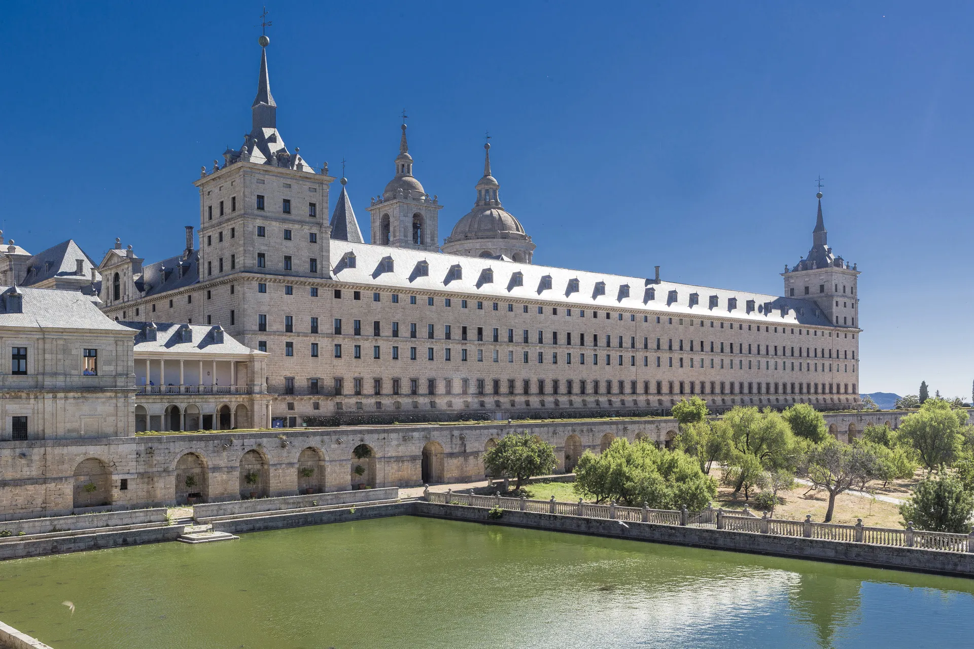 Real Monasterio de El Escorial y Valle de los Caídos con excursión de tarde a Toledo. - Imagen 2