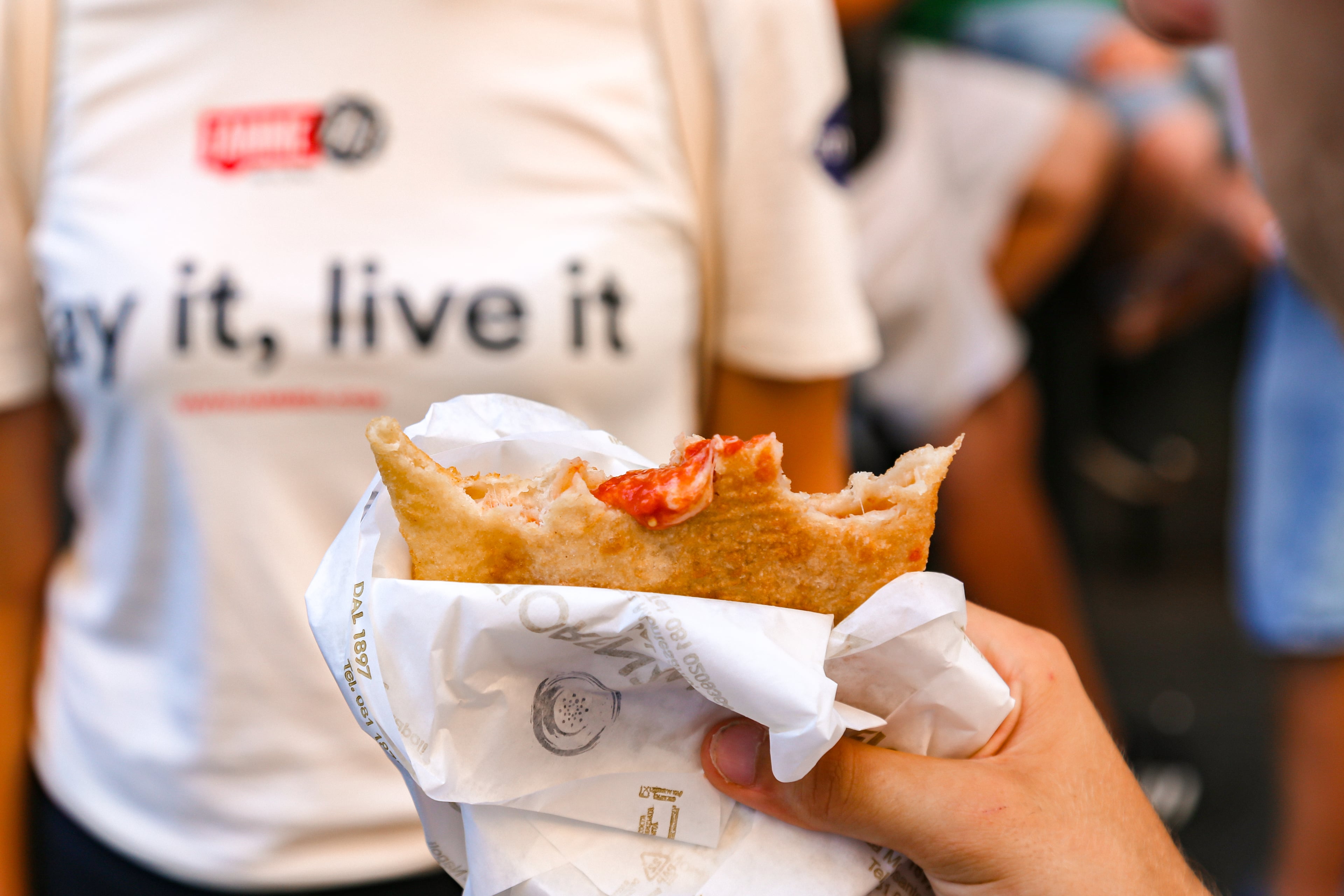 Recorrido a pie por Nápoles y experiencia gastronómica callejera - Imagen 3