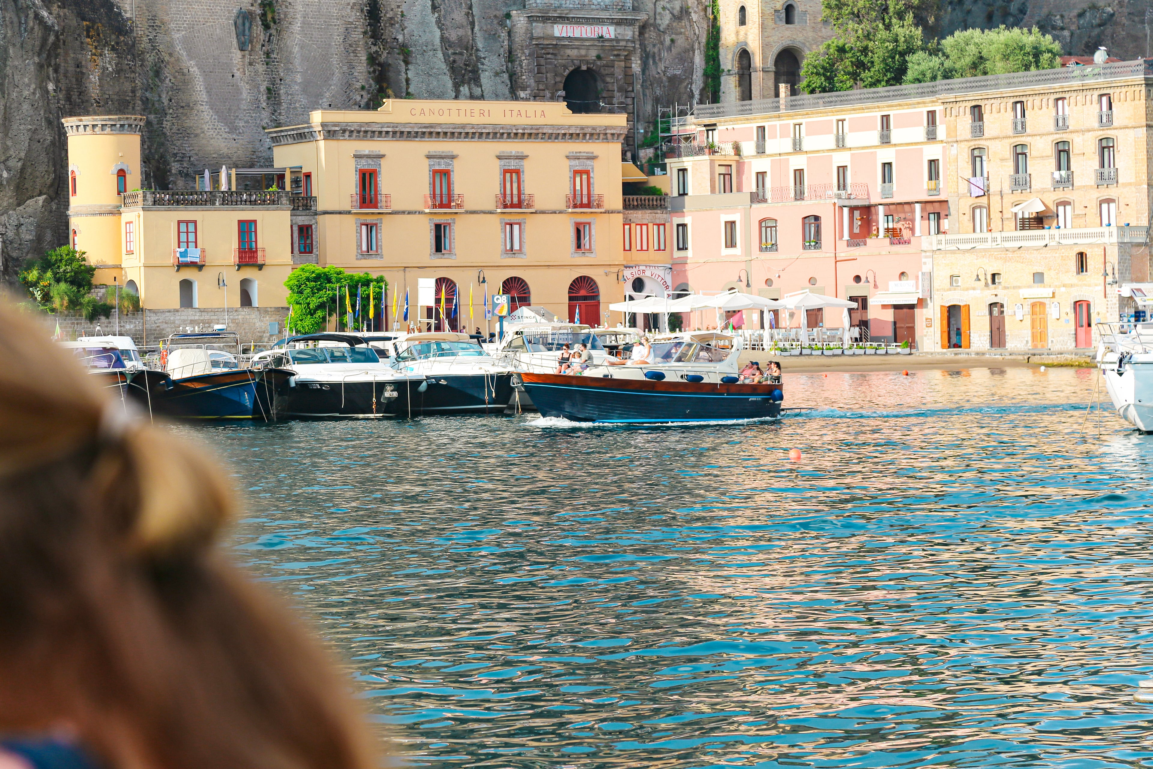Desde Sorrento: Excursión de día completo en barco a la isla de Capri. - Imagen 3