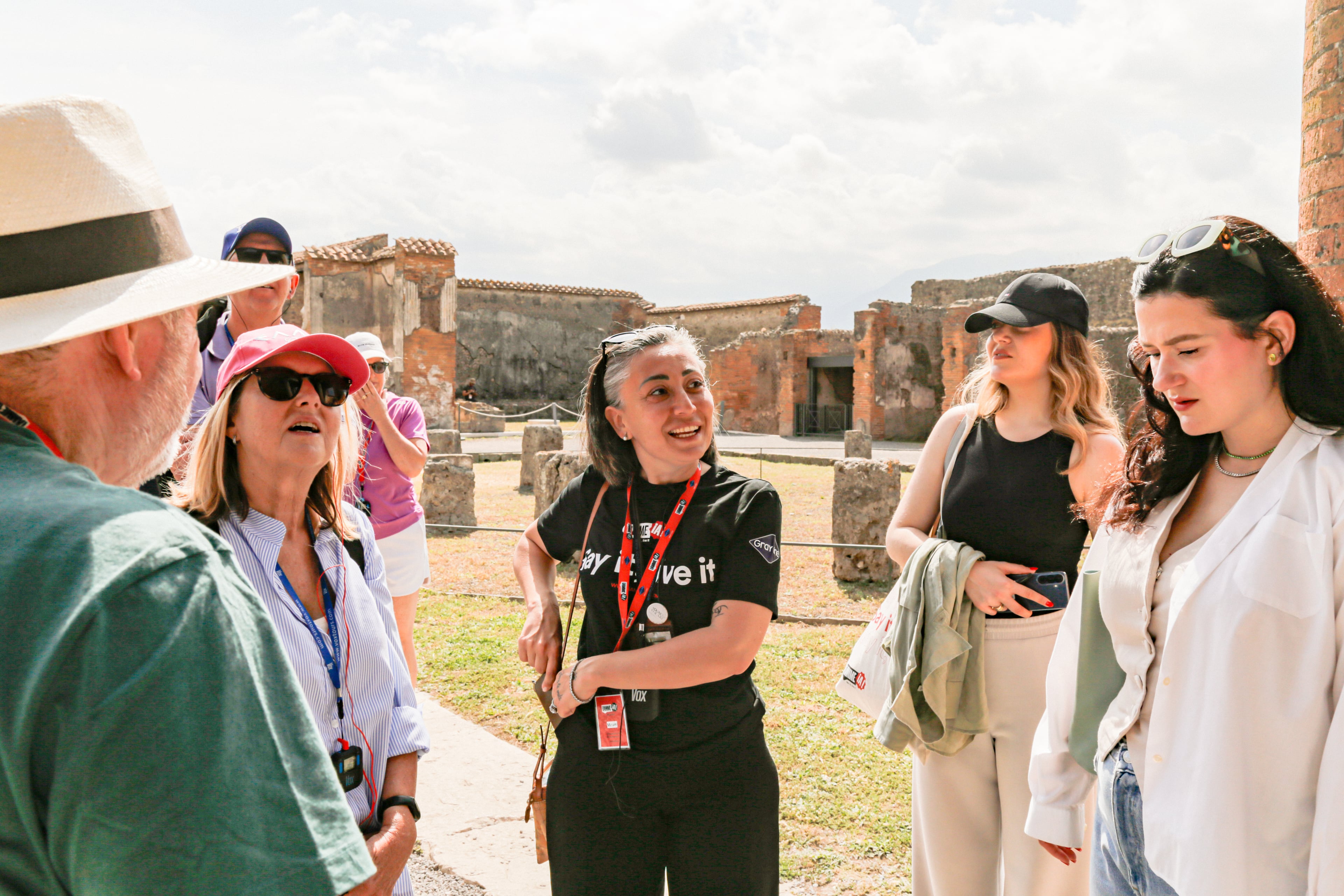 Semi-Private Tour of Pompeii & Mt. Vesuvius with Priority Access from Sorrento - Imagen 4