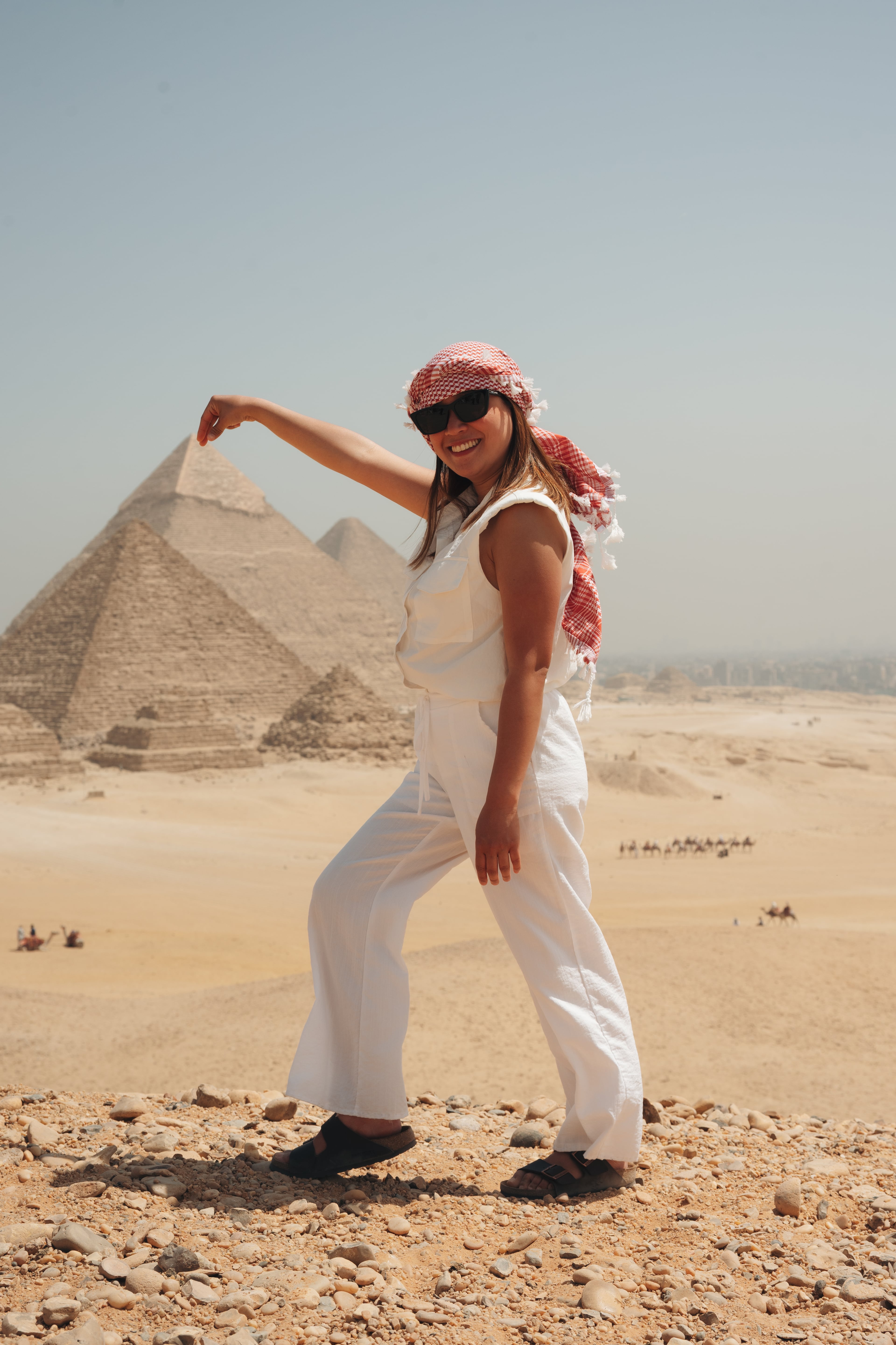 Excursión de medio día a las pirámides y la Esfinge de Giza, paseo en camello y almuerzo en una terraza. - Imagen 2