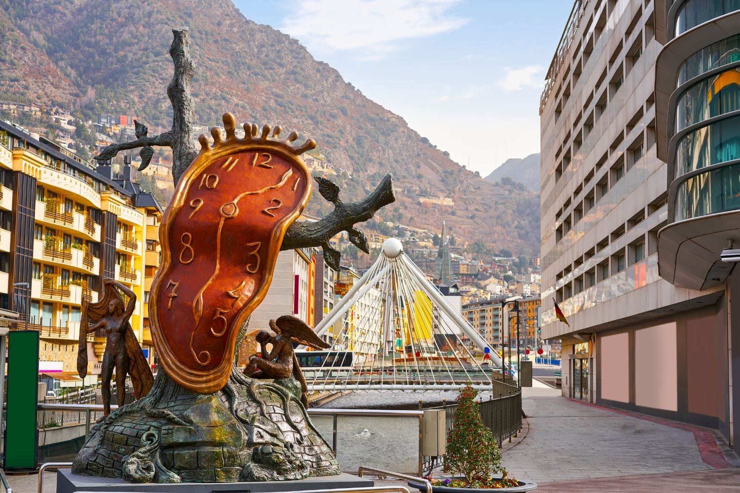 Descubre Andorra: Naturaleza y compras desde Barcelona - Imagen 2