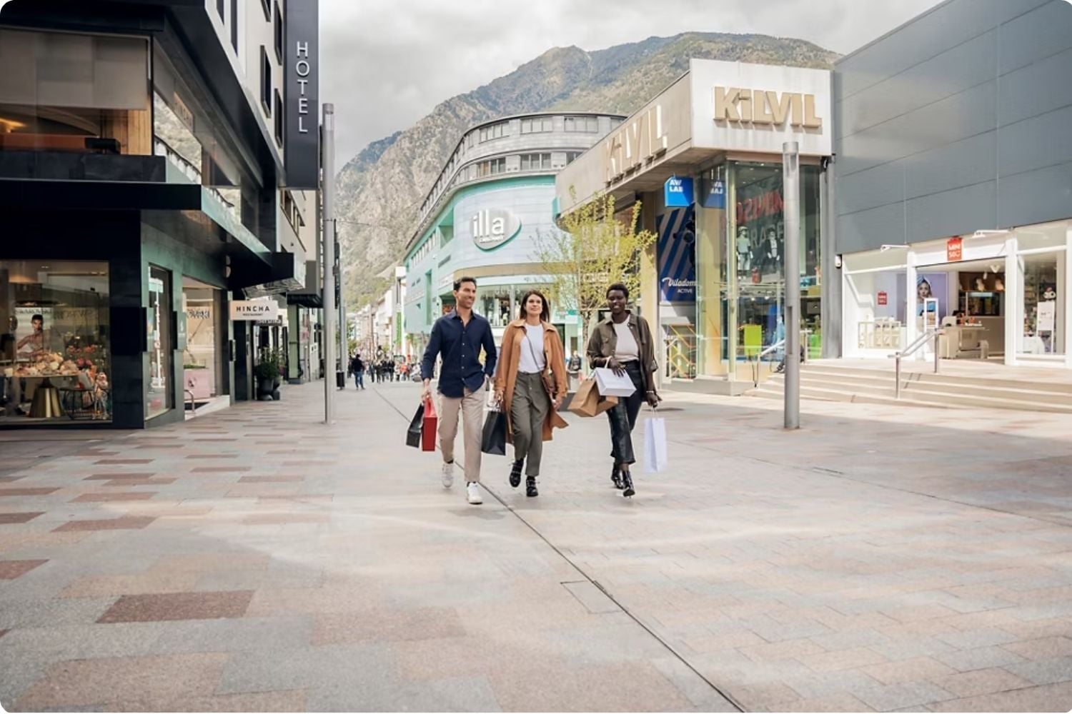 Descubre Andorra: Naturaleza y compras desde Barcelona - Imagen 4