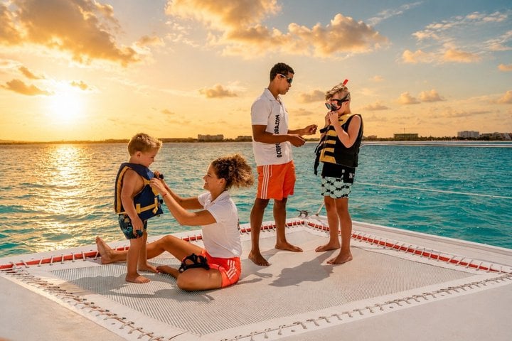 Crucero en catamarán al atardecer en Aruba con barra libre y aperitivos. - Imagen 2