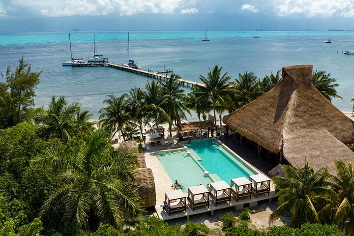 Isla Mujeres with Snorkel, Open Bar & Lunch - Imagen 4