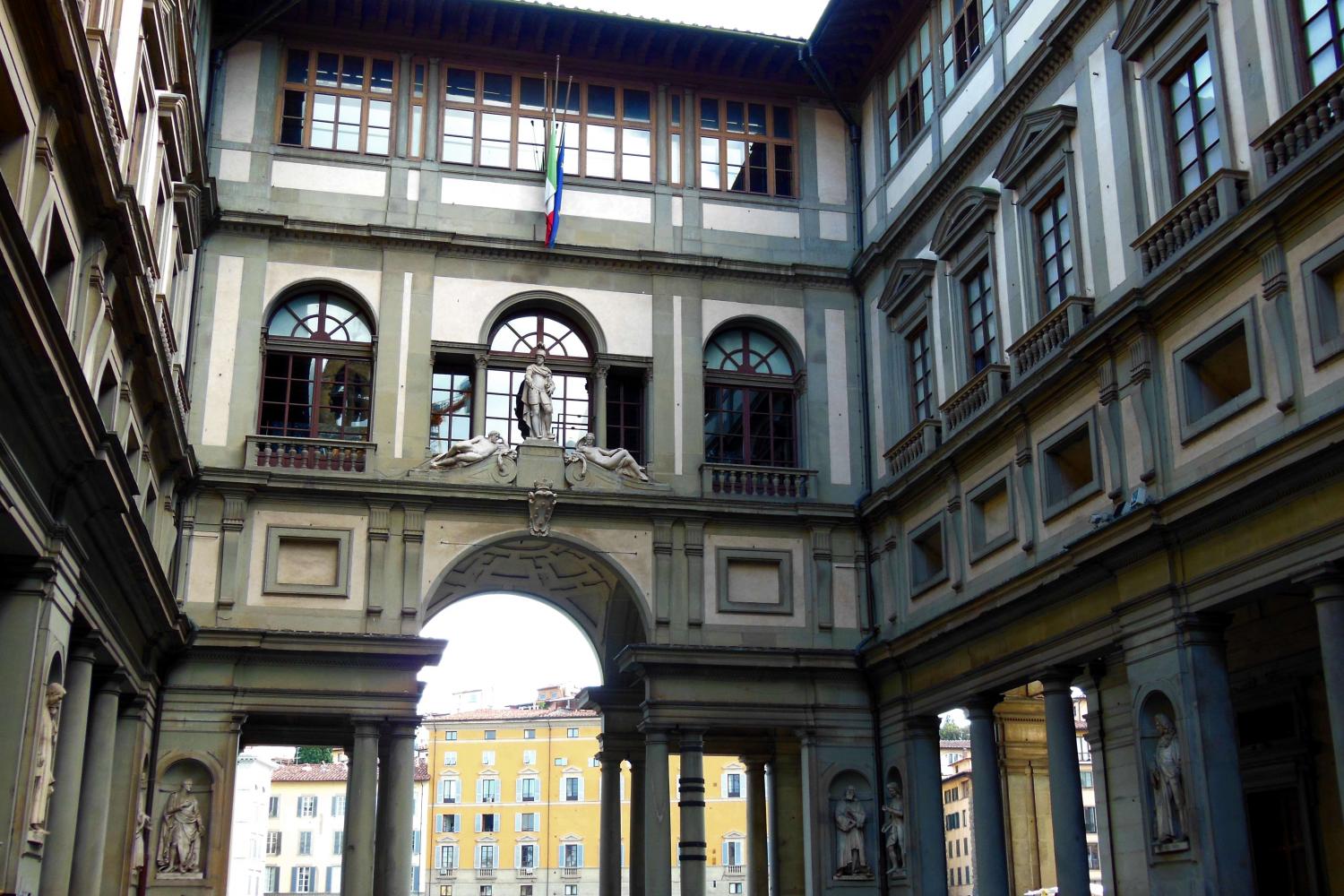 Accademia y Uffizi con guía y almuerzo - Imagen 3