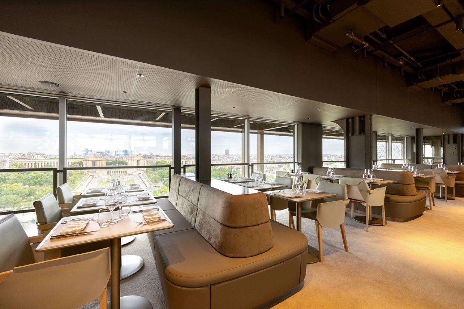 Almuerzo en el restaurante 'Madame Brasserie', ubicado en la Torre Eiffel (bebidas incluidas). - Imagen 2