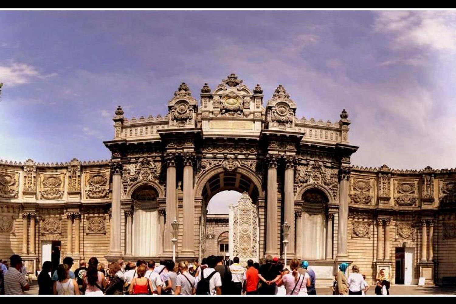 Crucero por el Bósforo más Palacio de Dolmabahce y dos continentes - Combo - Imagen 3