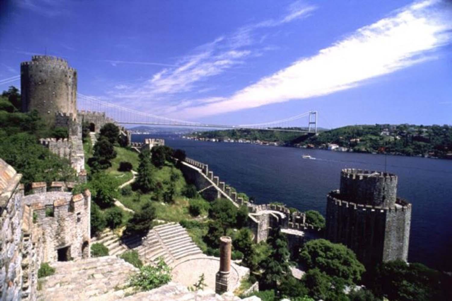 Crucero por el Bósforo más Palacio de Dolmabahce y dos continentes - Combo - Imagen 4