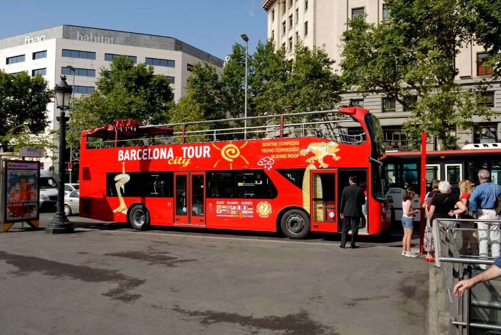 Hop On - Hop Off Barcelona City Tour y Museo FC Barcelona - Imagen 2