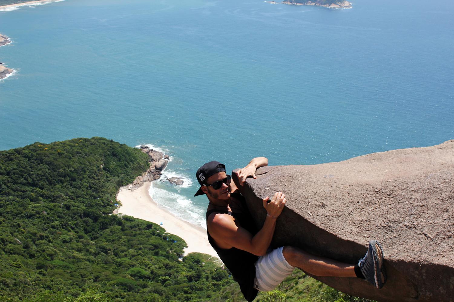 Caminata por la piedra del telégrafo con la playa de Grumari - Imagen 3