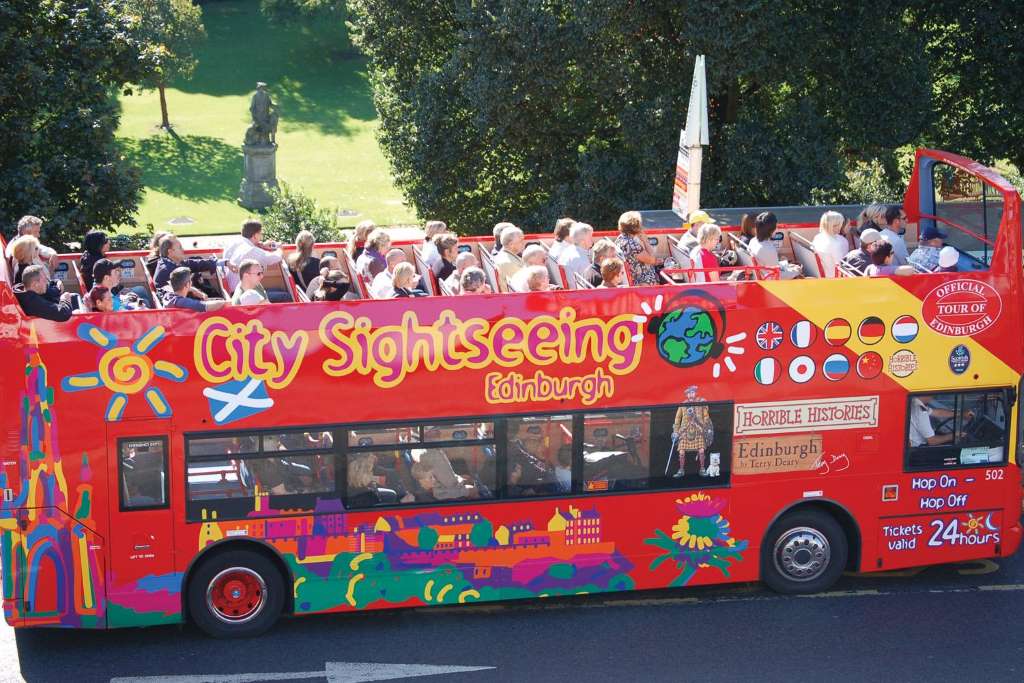 Tour a Edimburgo con bus turístico y Castillo de Edimburgo - Imagen 3