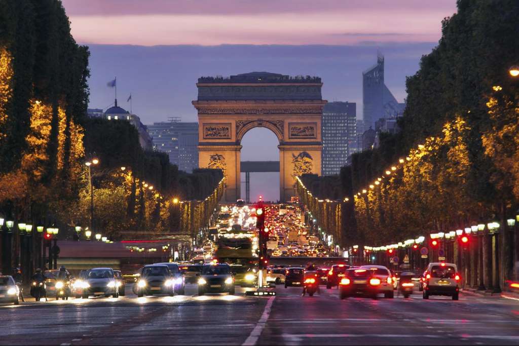 City Tour de Noche por Paris y Moulin Rouge Show (con Copa de champagne) - Imagen 3