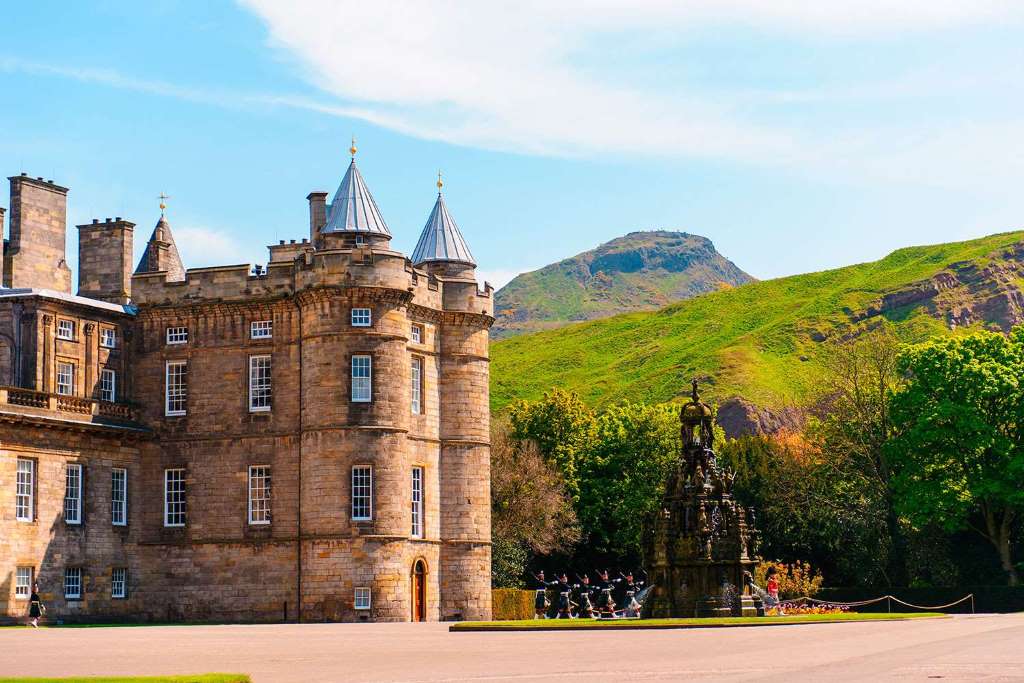 Tour a Edimburgo con bus turístico y Castillo de Edimburgo - Imagen 2