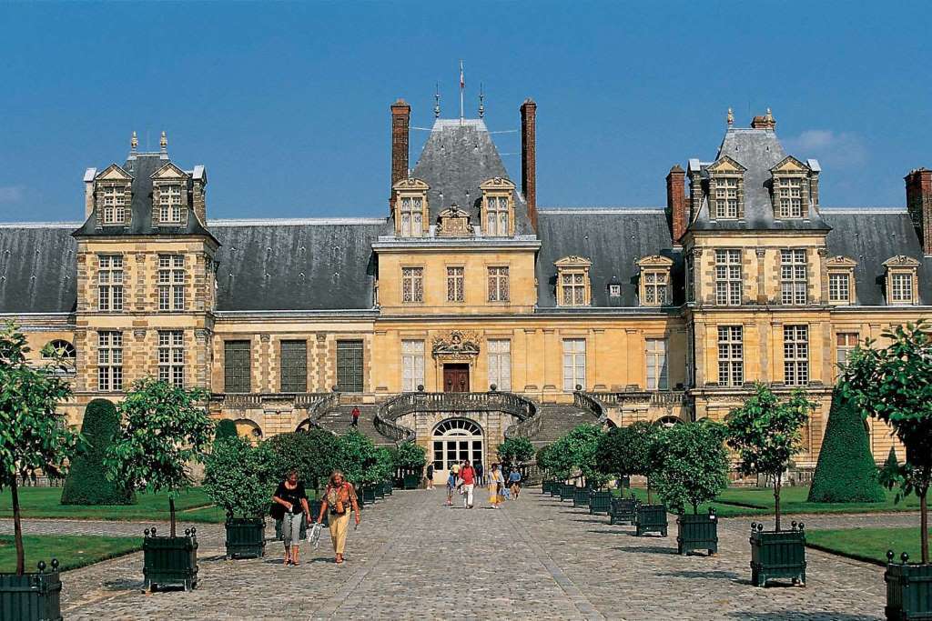Visita audioguiada de un día a Fontainebleau y Vaux-le-Vicomte con transporte - Imagen 1
