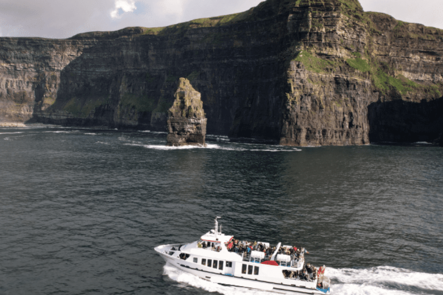 Desde Dublín: Paseo en barco a los acantilados de Moher y la cueva de Aillwee - Imagen 1