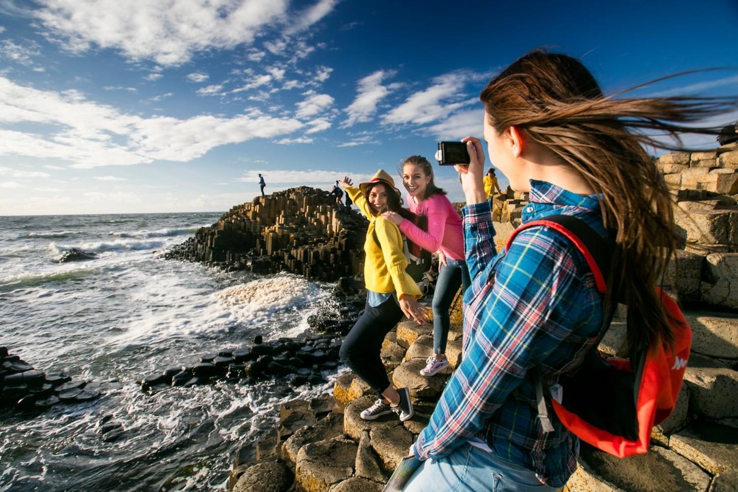 Tour de un día: Dark Hedges, Giants Causeway y Ciudad de Belfast - Imagen 1