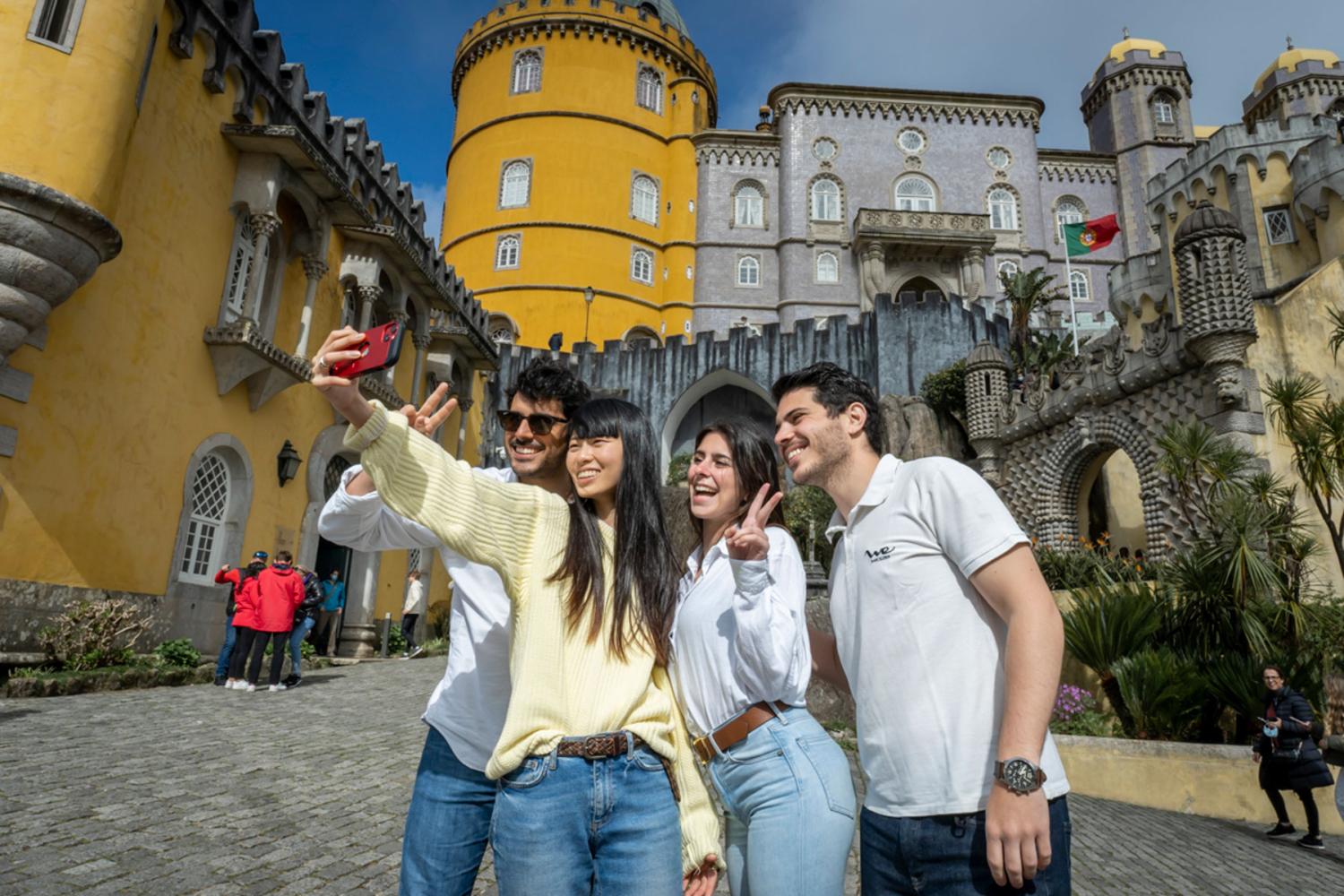 Sintra con Palacio da Pena y bodega - Imagen 1