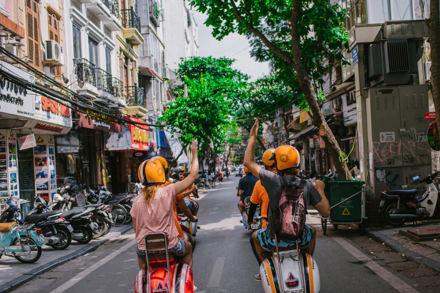 Descubra el verdadero Hanoi en Vespa - Tour en grupos pequeños - Imagen 1