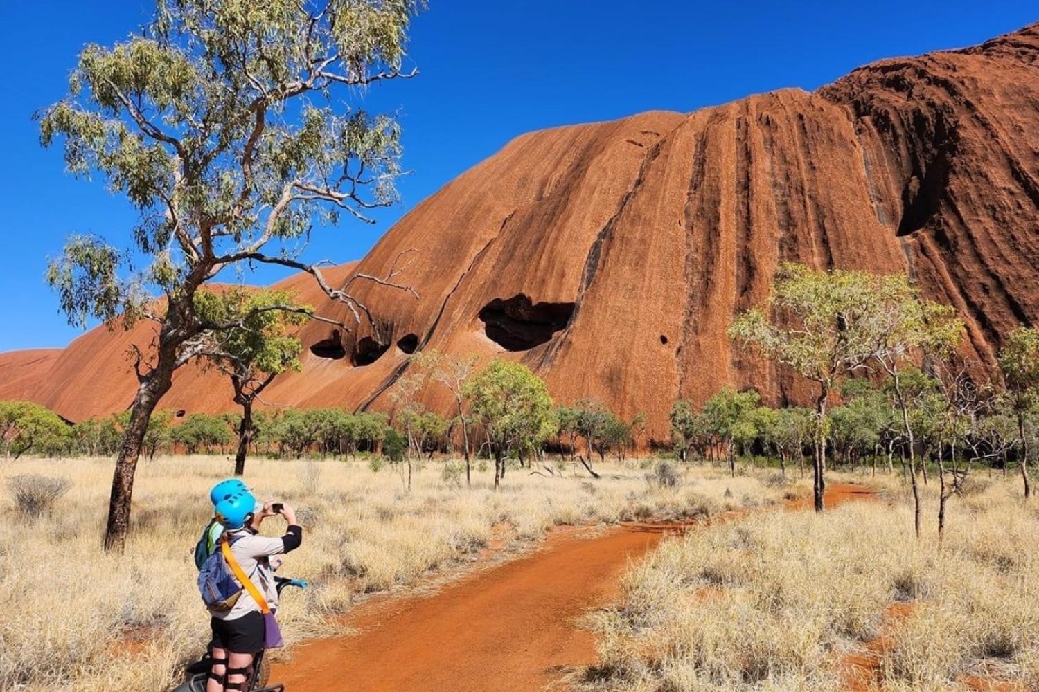 Amanecer en Uluru y Segway - Imagen 1
