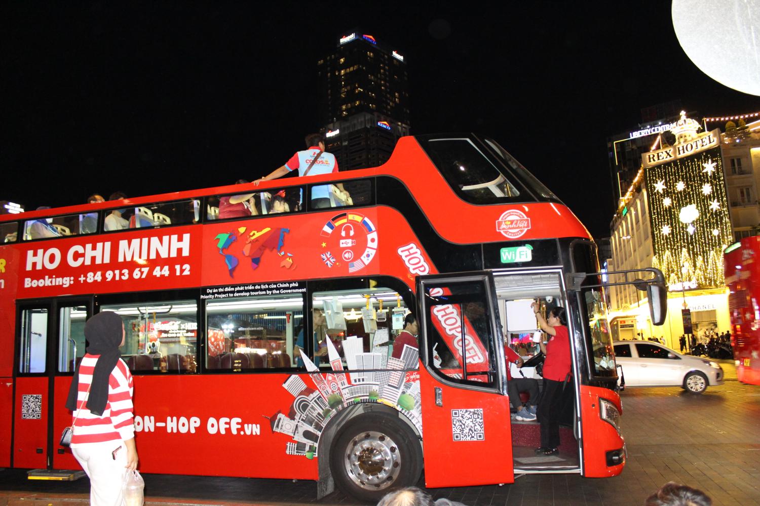 Recorrido en autobús por la ciudad de Ho Chi Minh, Vietnam: recorrido nocturno, 1 vuelta - Imagen 1