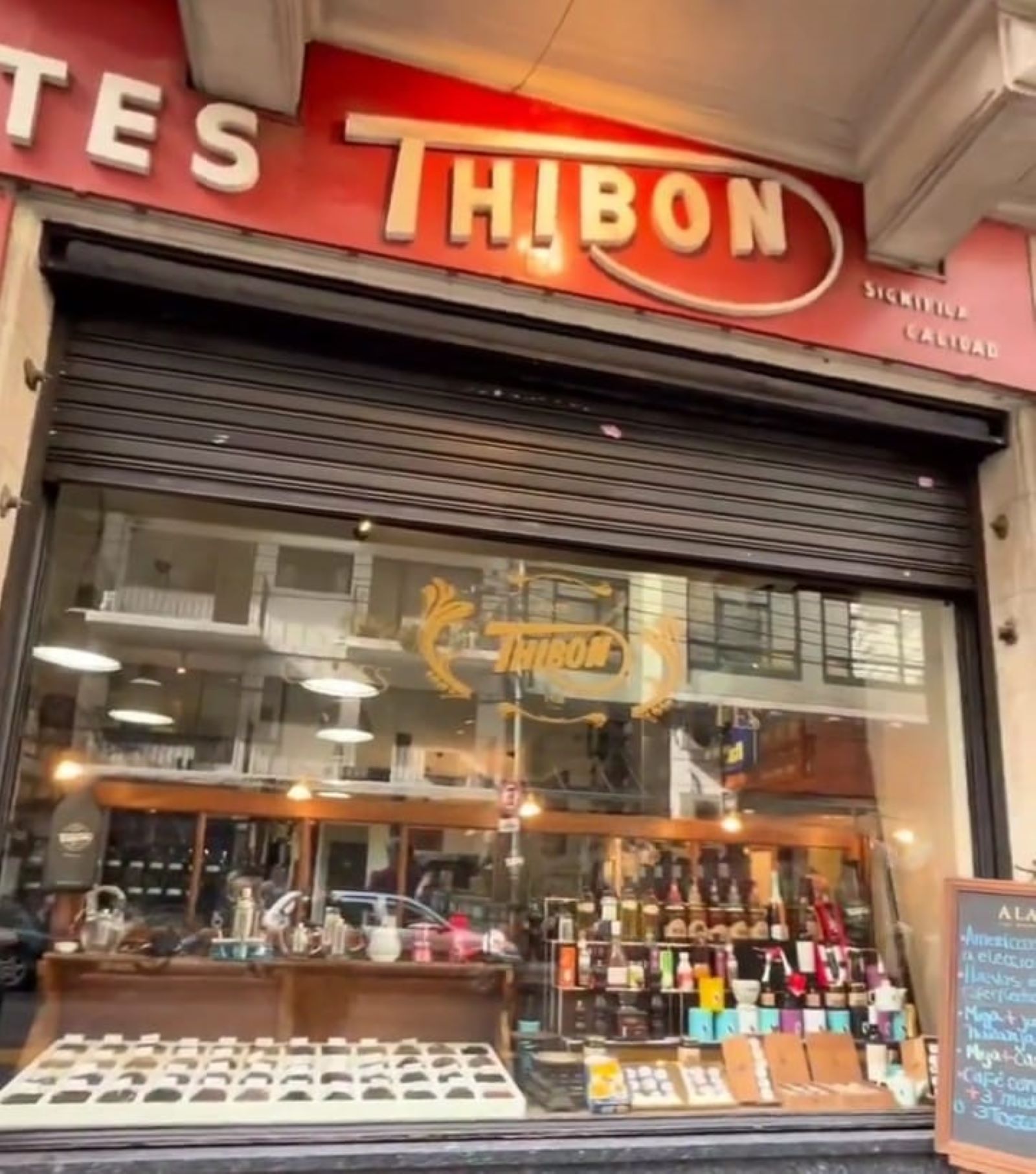 Desayuno/Merienda en Café Thibon para 2 - Bar notable de la ciudad - Imagen 1