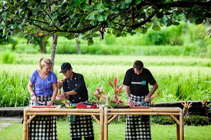 Tour de cocina balinesa y clase de cocina con almuerzo incluido. - Imagen 1
