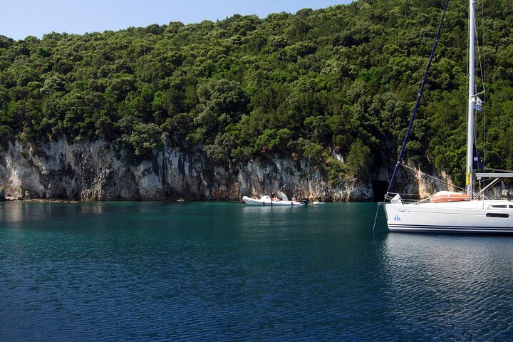 Passeio de barco de 6 horas de Corfu a Sivota com churrasco a bordo - Imagen 1