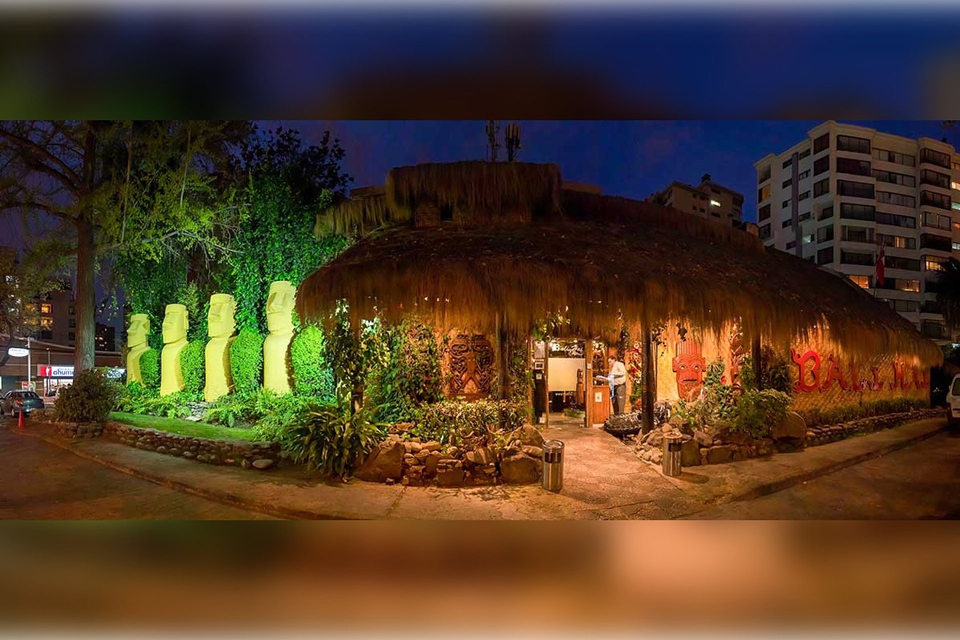 Dinner with show Bali Hai Restaurant - Imagen 1