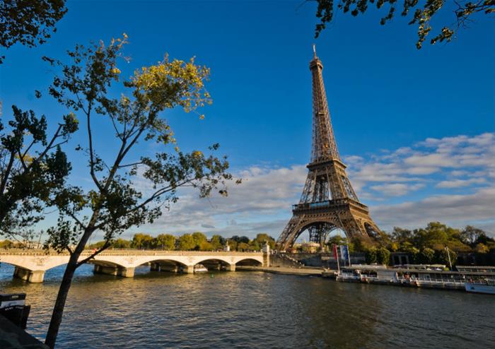 Excursión de un día a París de forma sencilla en autobús descapotable - Imagen 1