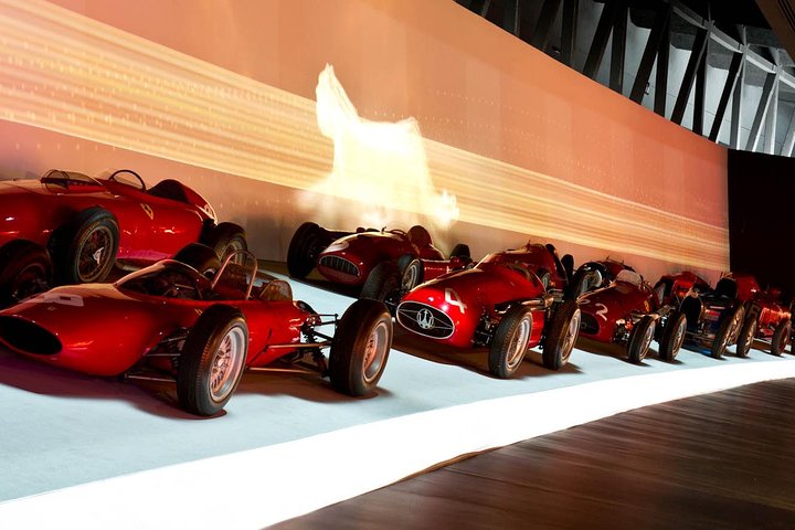 Museo del Automóvil y Open Bus Turín - Imagen 1