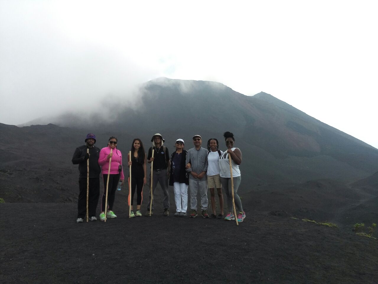 Volcán Pacaya y Aguas Termales con Almuerzo - Imagen 1