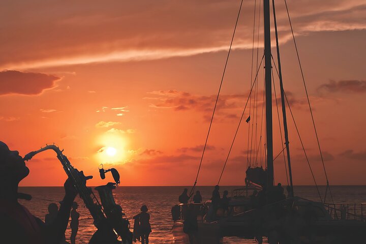 Montego Bay Sunset Catamaran Cruise with Open Bar & Music - Imagen 1