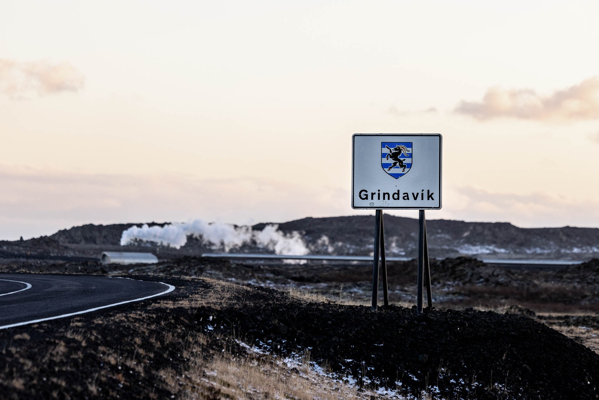Maravillas volcánicas con visita a Grindavik y la Laguna Azul - Imagen 1