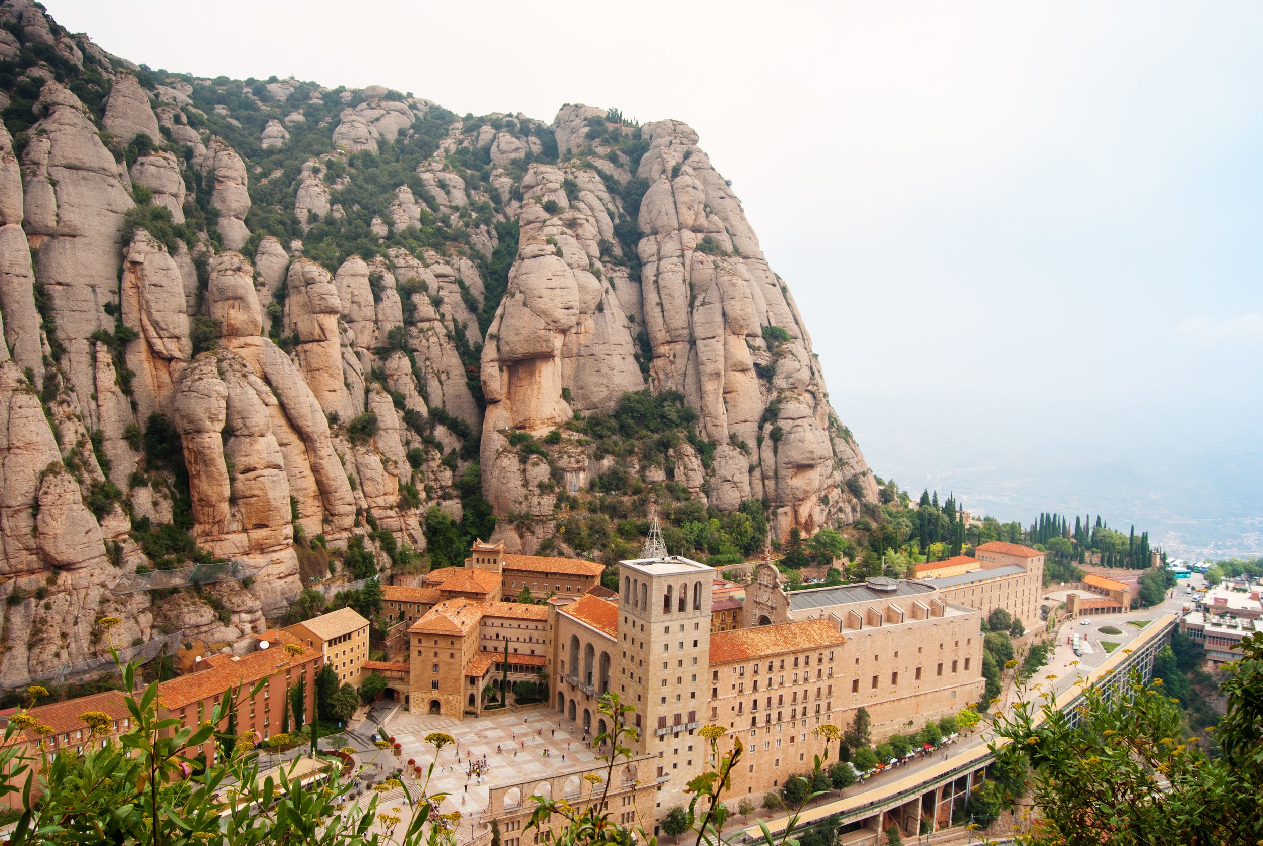 Visita al Monasterio de Montserrat desde Barcelona - Imagen 1