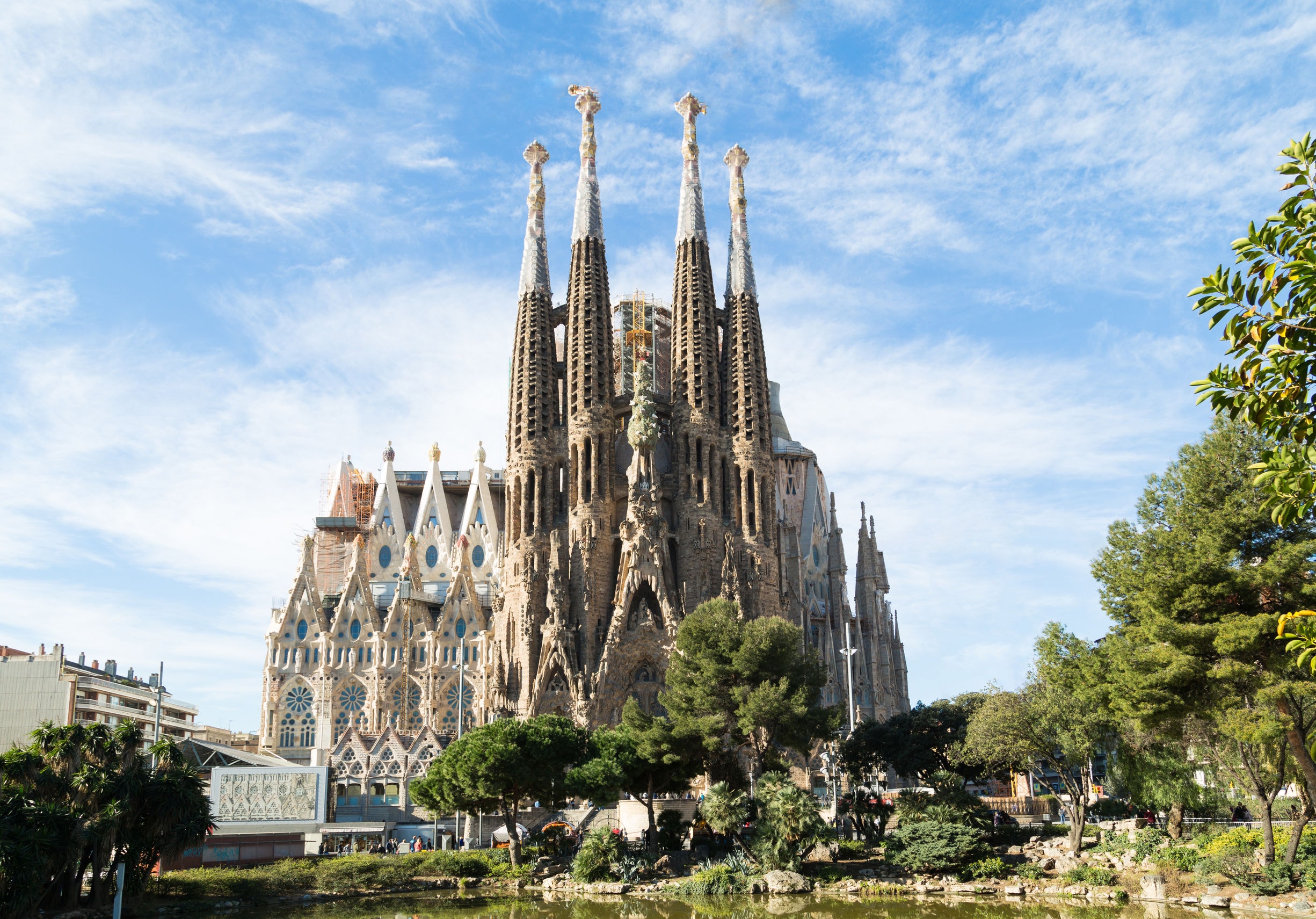 Visita guiada a la Sagrada Familia y al Parque Güell - Imagen 1