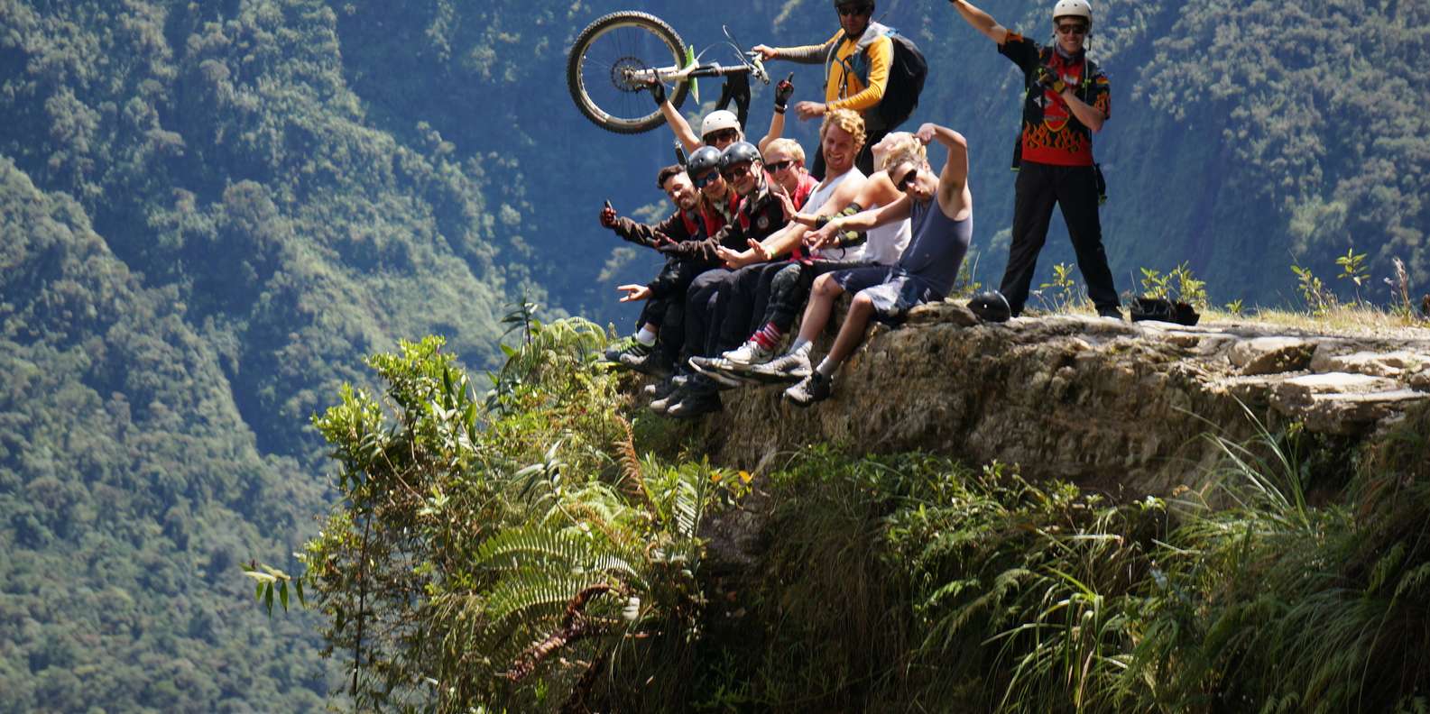 Pedalando pela Estrada da Morte - Dirigindo na estrada mais perigosa do mundo - Imagen 1