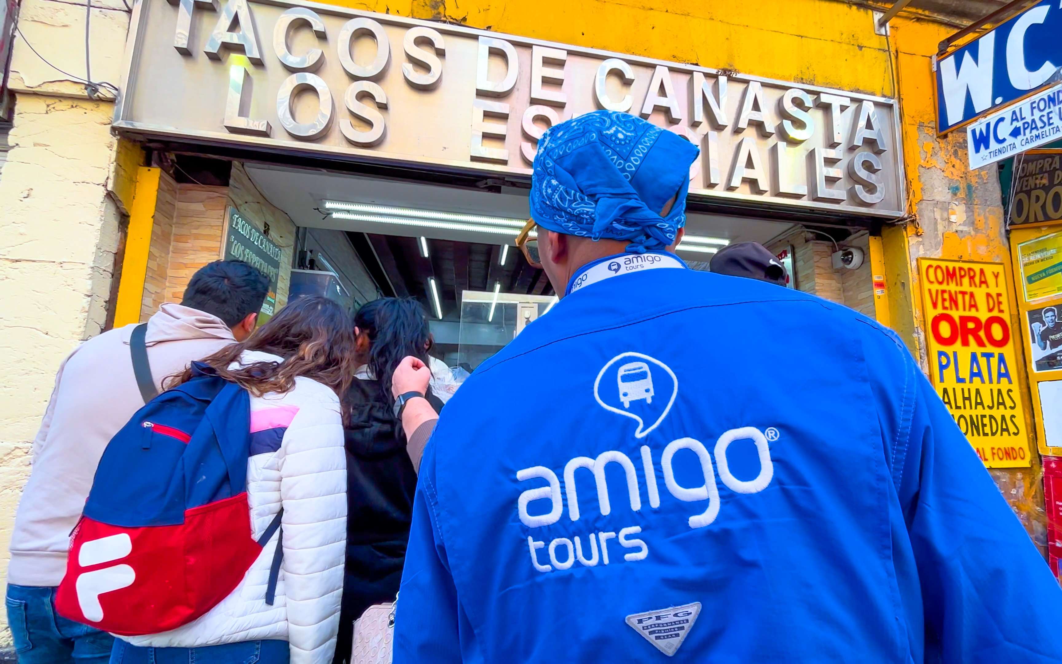 Tacos y mercados locales a pie - Imagen 1