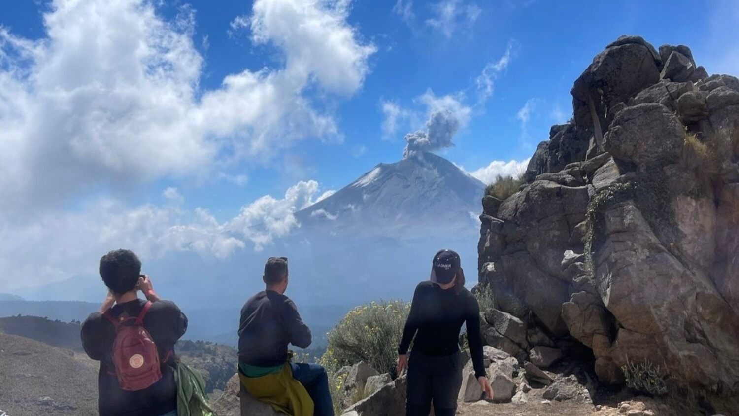 Excursión de senderismo a los volcanes - Imagen 1