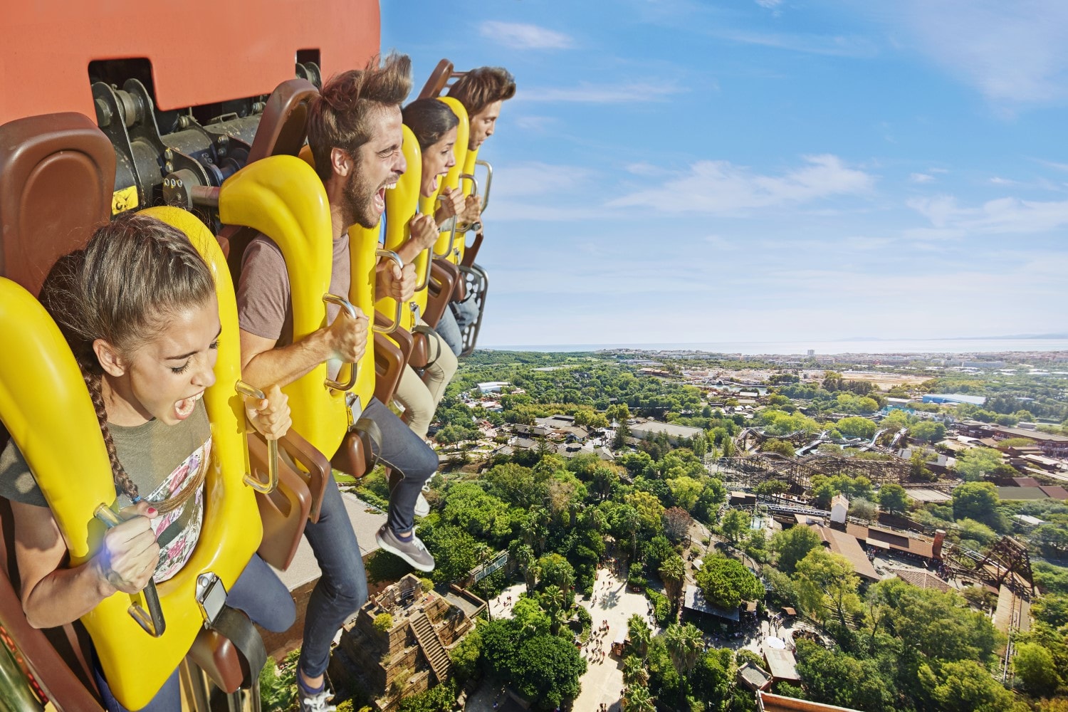 Parque PortAventura - Excursión de un día completo desde Barcelona - Imagen 1