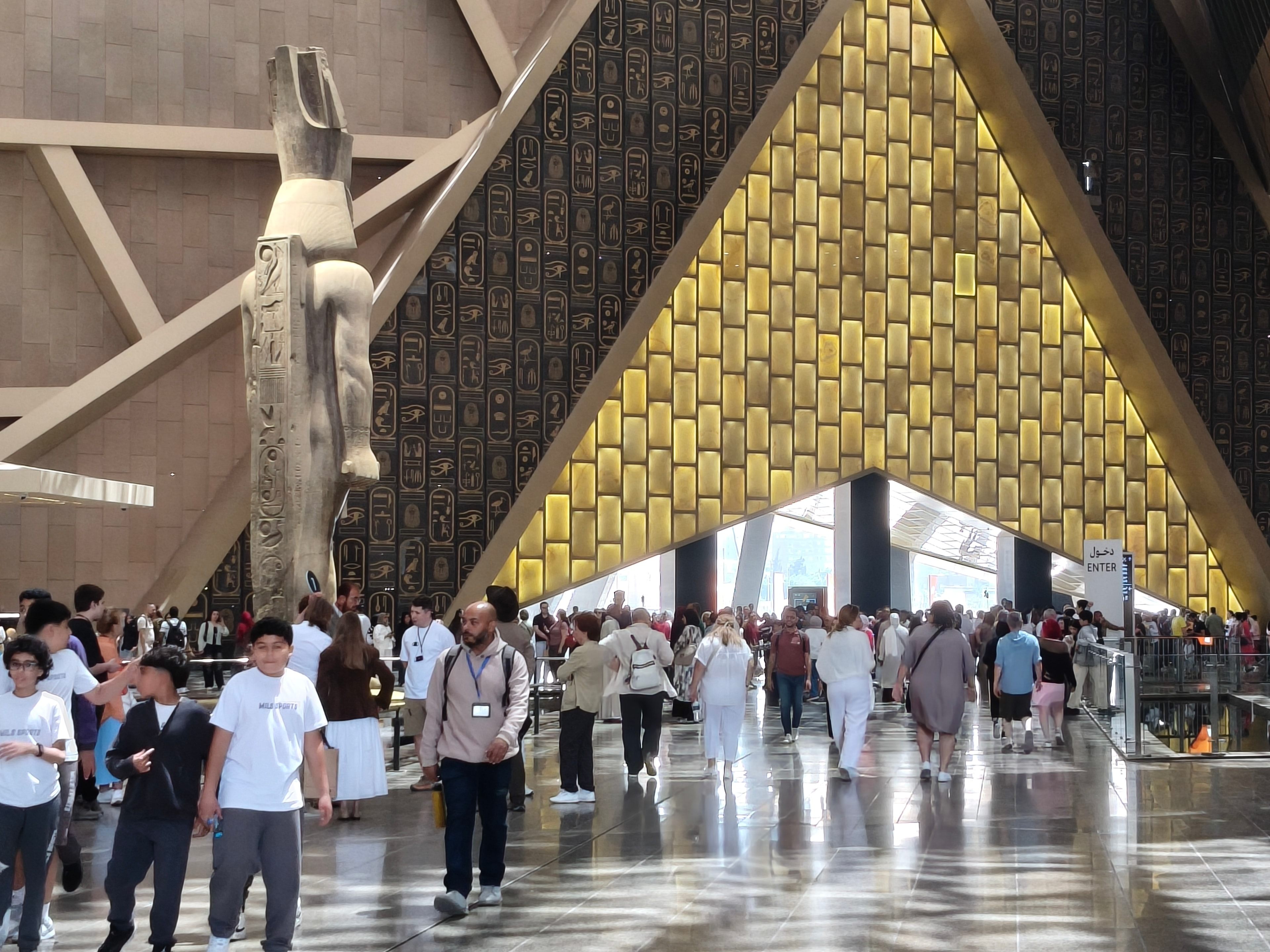 Excursión VIP de lujo a las pirámides de Giza, el Gran Museo Egipcio y crucero por el Nilo. - Imagen 1