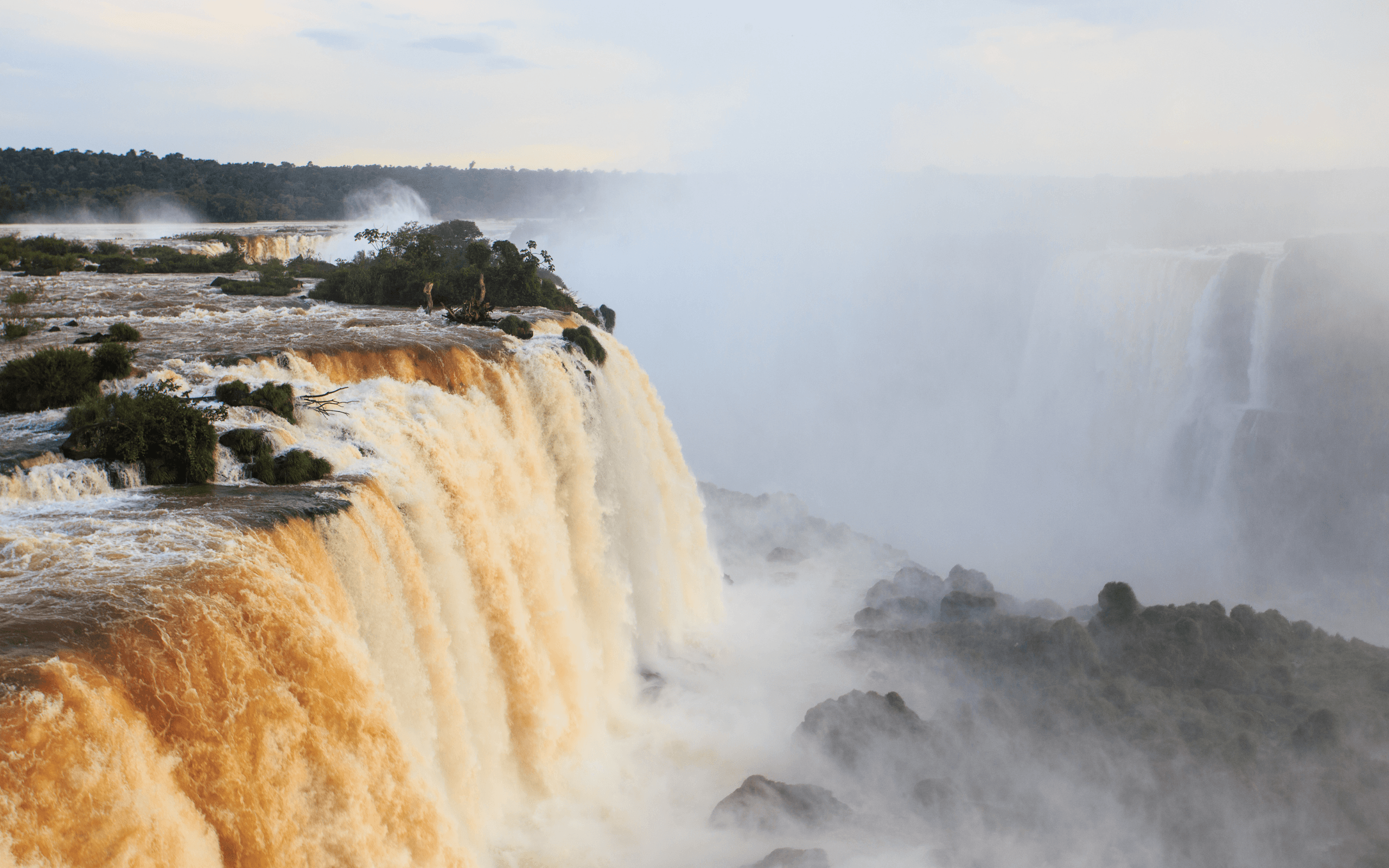 Cataratas brasileñas desde Foz de Iguaçu - Imagen 1
